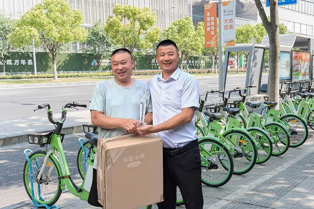 “騎行俠”兩個月義務整擺單車600輛獲獎勵