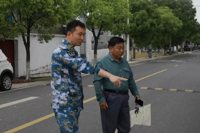 市雙擁辦為駐常某部隊積極協(xié)調(diào)投放永安行定點樁式自行車2 市雙擁辦為駐常某部隊積極協(xié)調(diào)投放永安行定點樁式自行車2